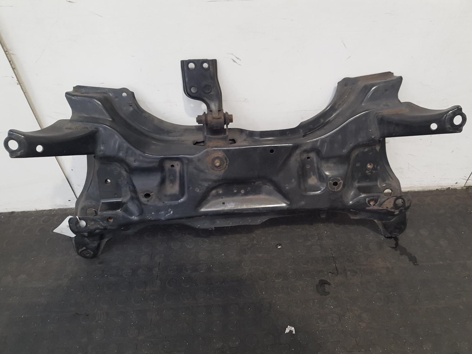 Front Subframe Yaris Toyota 2015