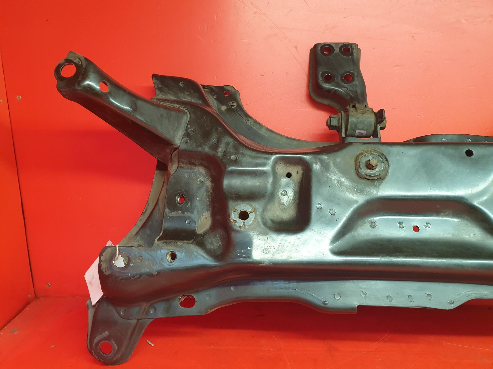 Front Subframe Yaris Toyota 2015