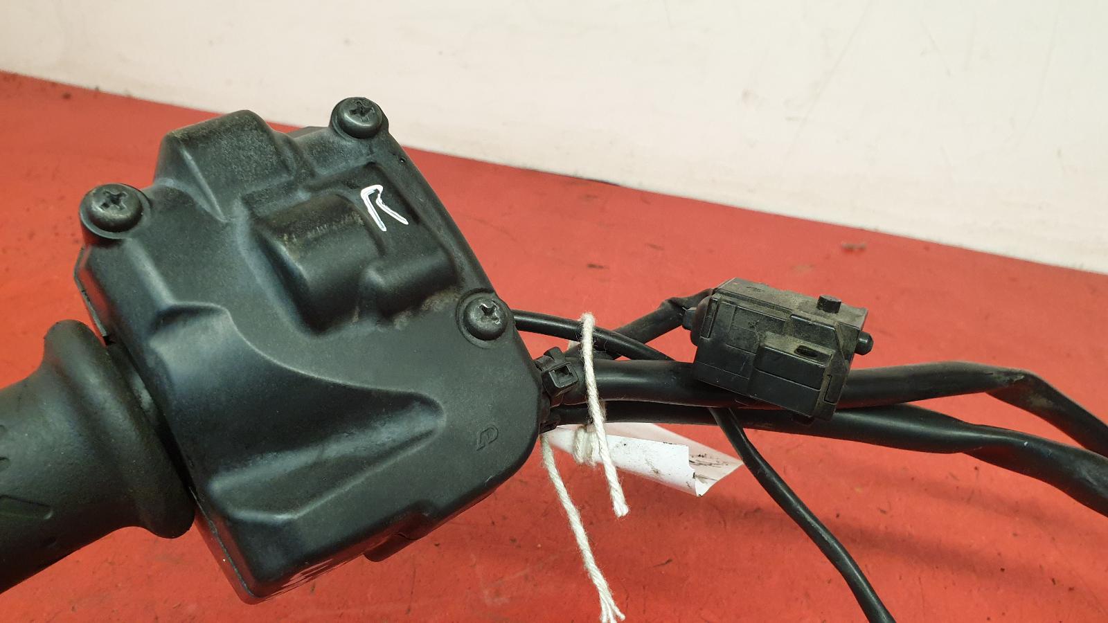 RH Switch Gear Explorer Triumph 2014