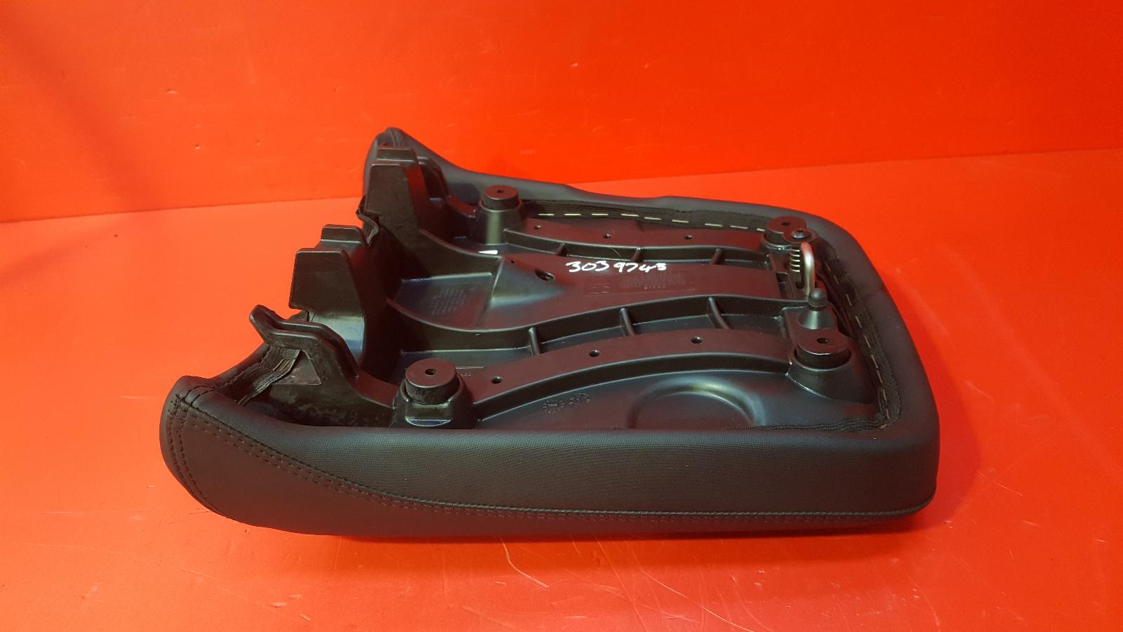 2nd Seat (Rear Seat) Explorer Triumph 2014