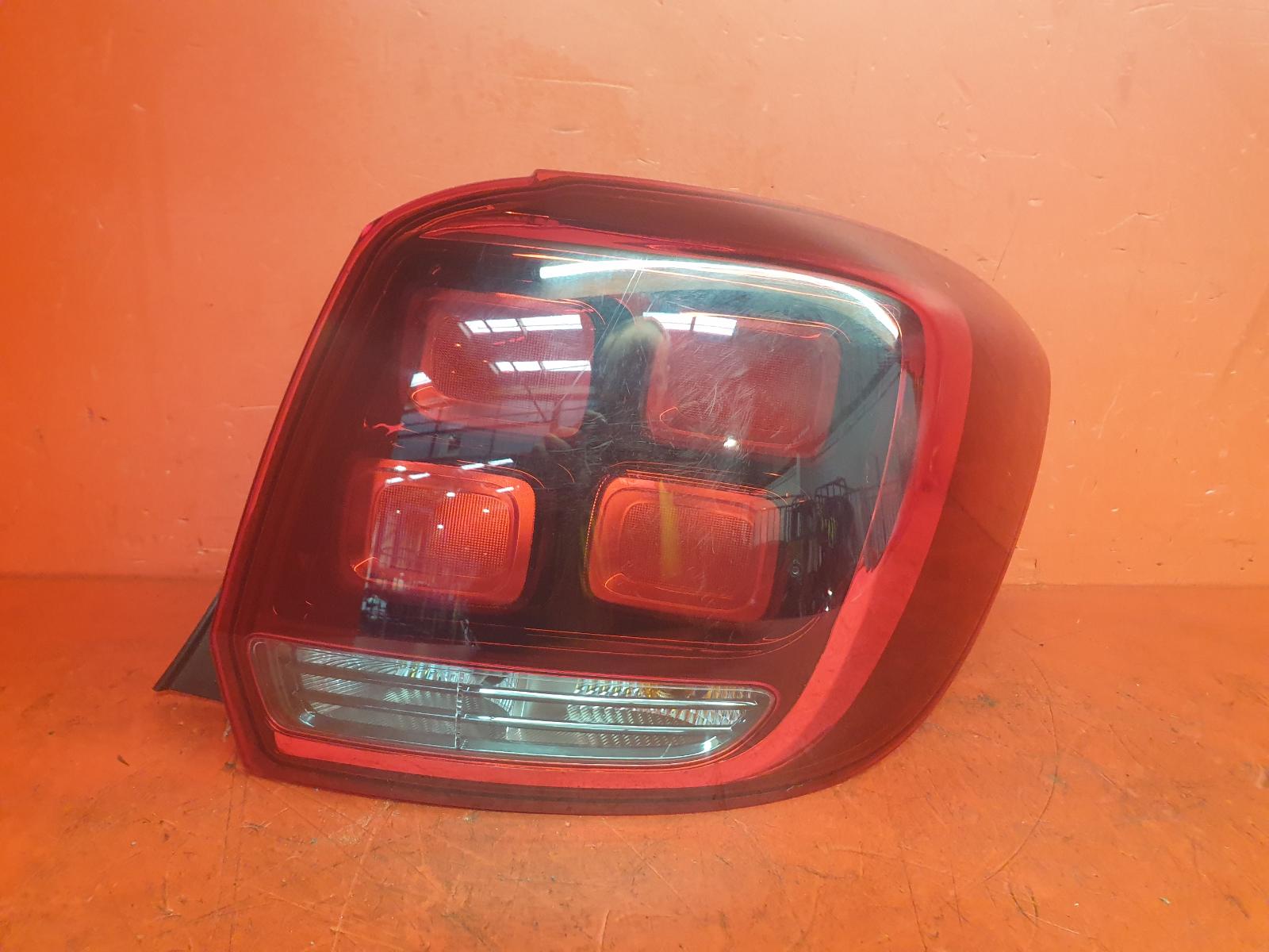 R Taillight Sandero Stepway Dacia 2019 