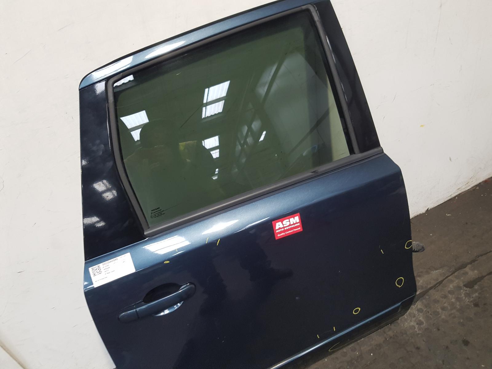 R Rear Door Note Nissan 2013