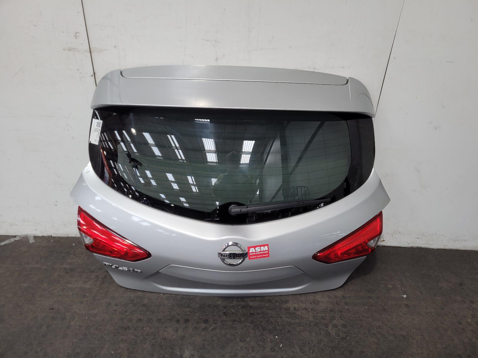 Bootlid/Tailgate Pulsar Nissan 2016