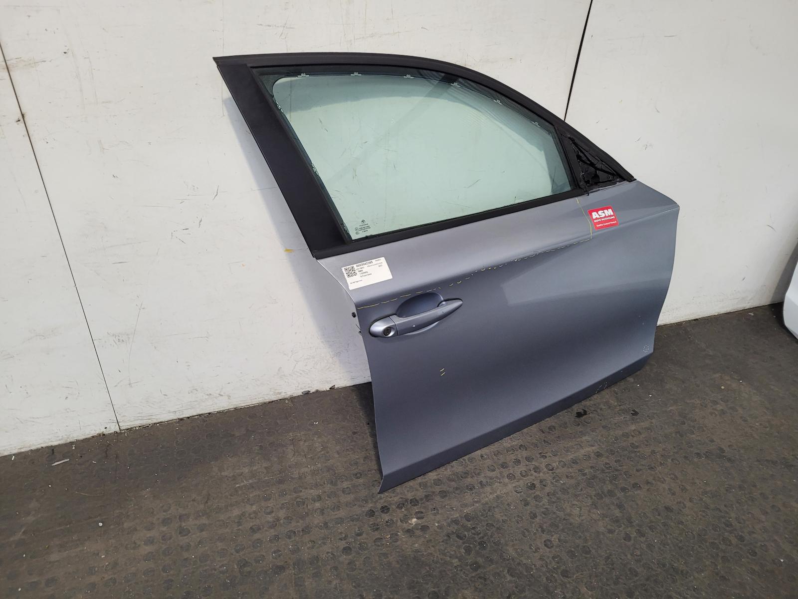 R Front Door 1 Series Bmw 2011