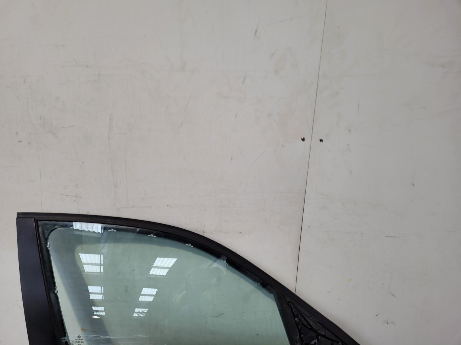 R Front Door 1 Series Bmw 2011 