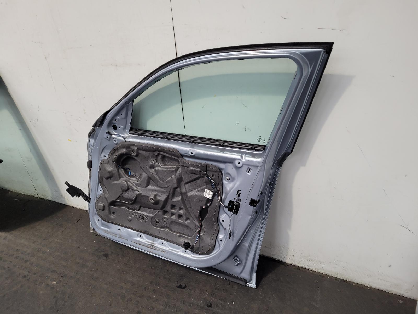 R Front Door 1 Series Bmw 2011