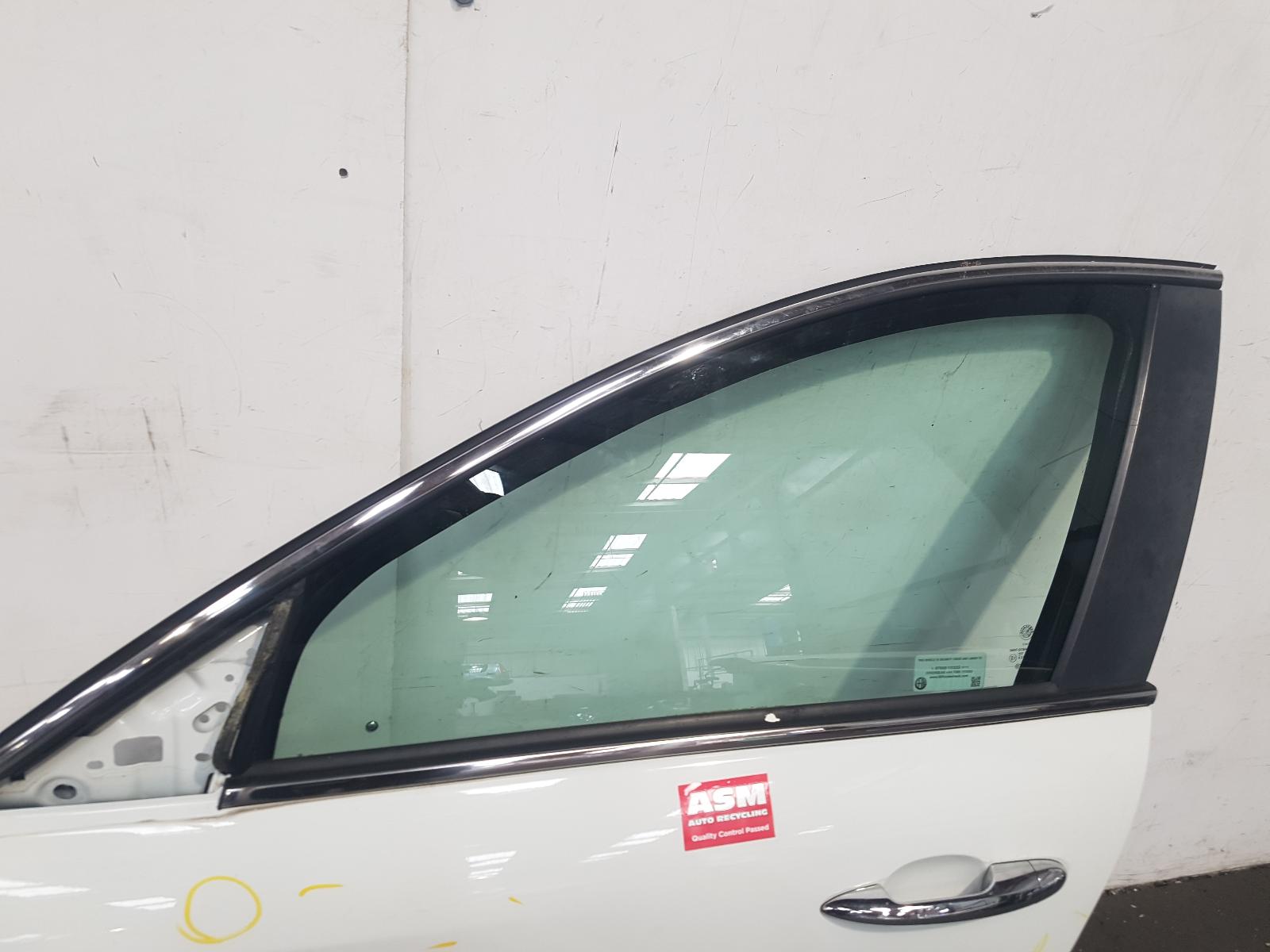 L Front Door Giulietta Alfa Romeo 2014