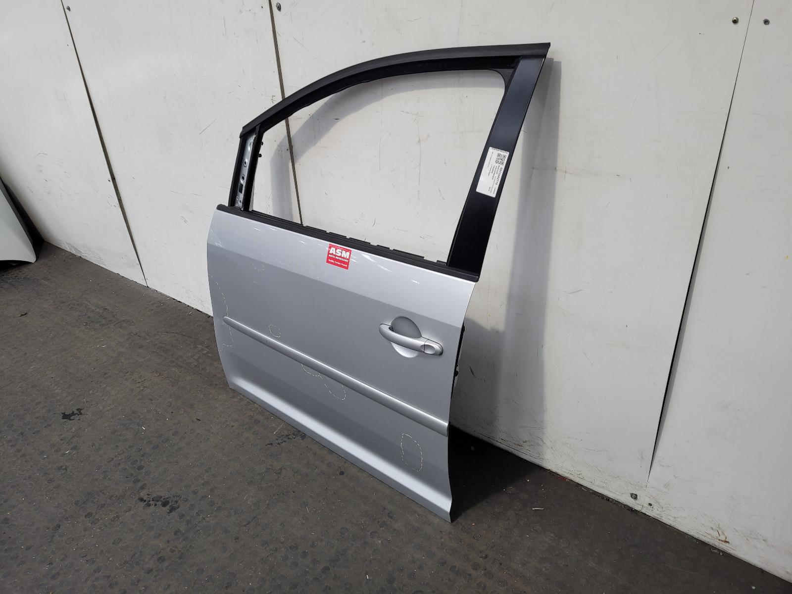 L Front Door Touran Volkswagen 2014