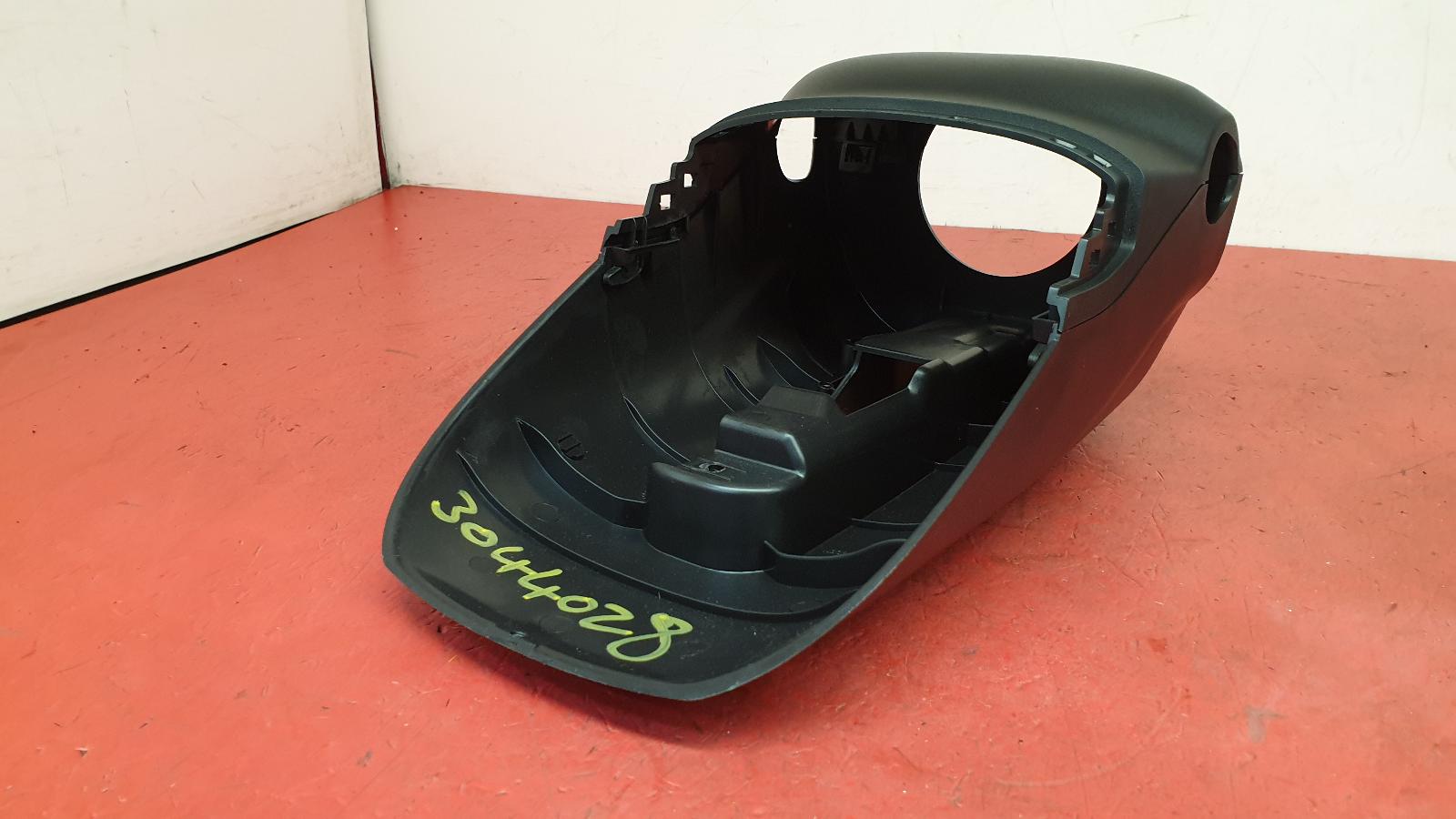 View Auto part Steering Cowl Volvo Xc90 2022