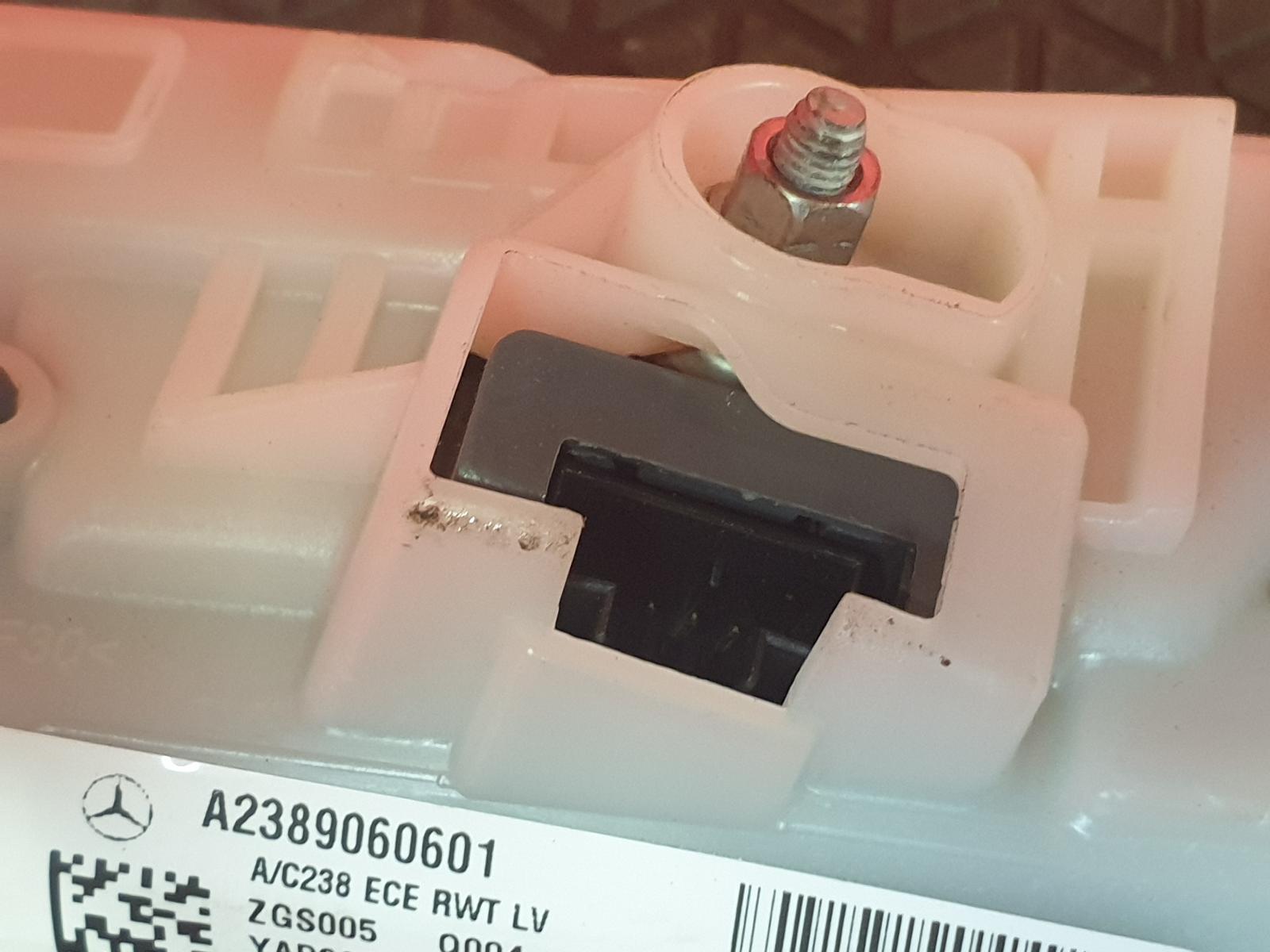 L Taillight E Class Mercedes 2018 