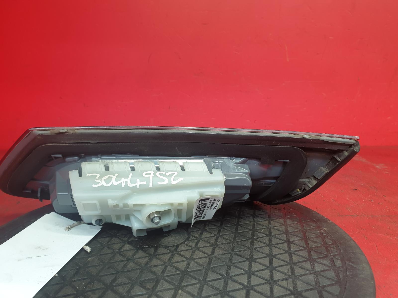 L Taillight E Class Mercedes 2018 