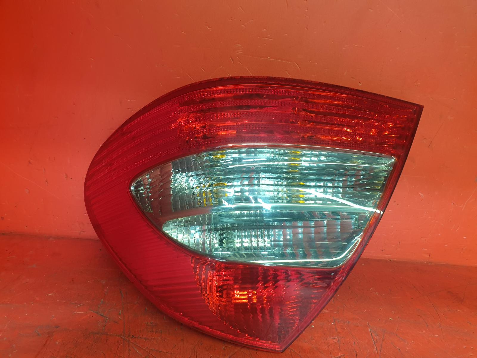 R Taillight E Class Mercedes 2009