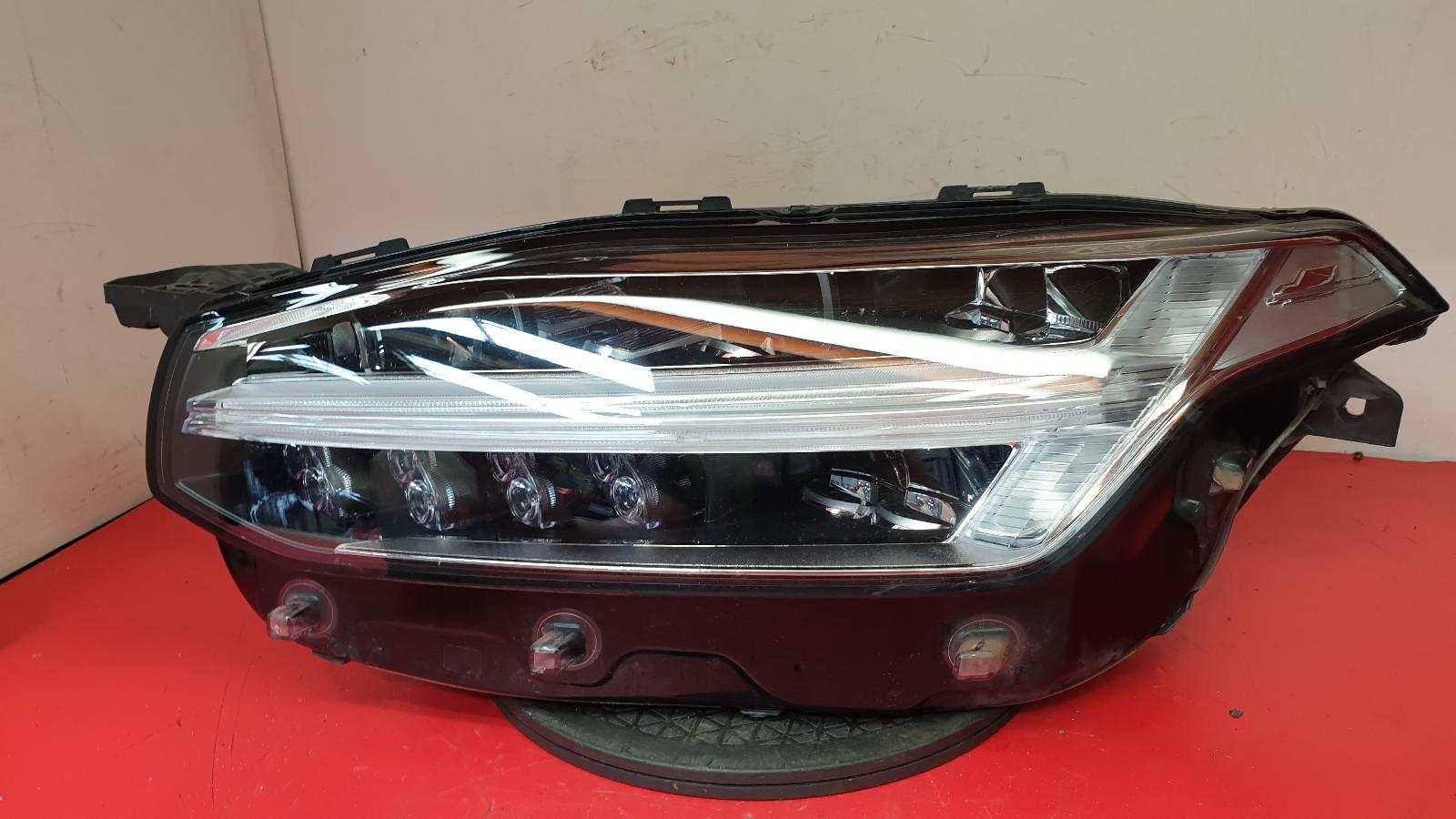 L Headlamp Xc90 Volvo 2018