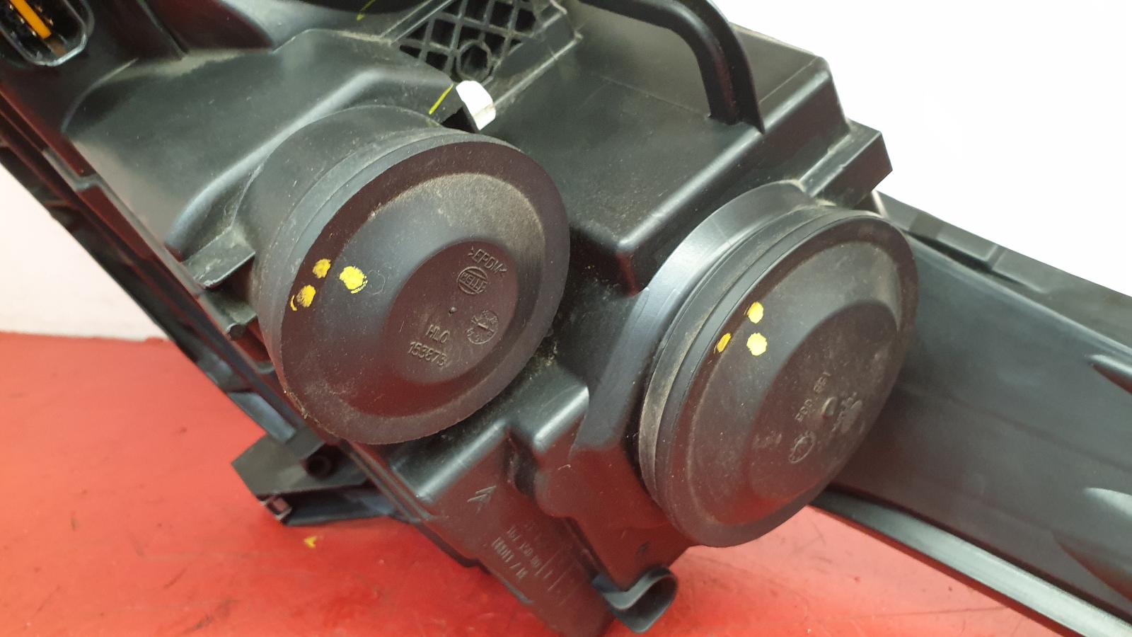 R Headlamp C3 Picasso Citroen 2015