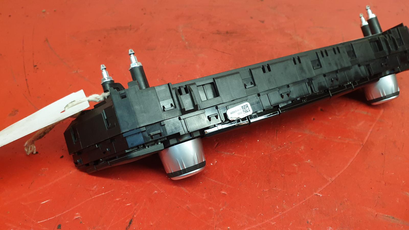 View Auto part Heater/AC Controller Bmw X3 2021