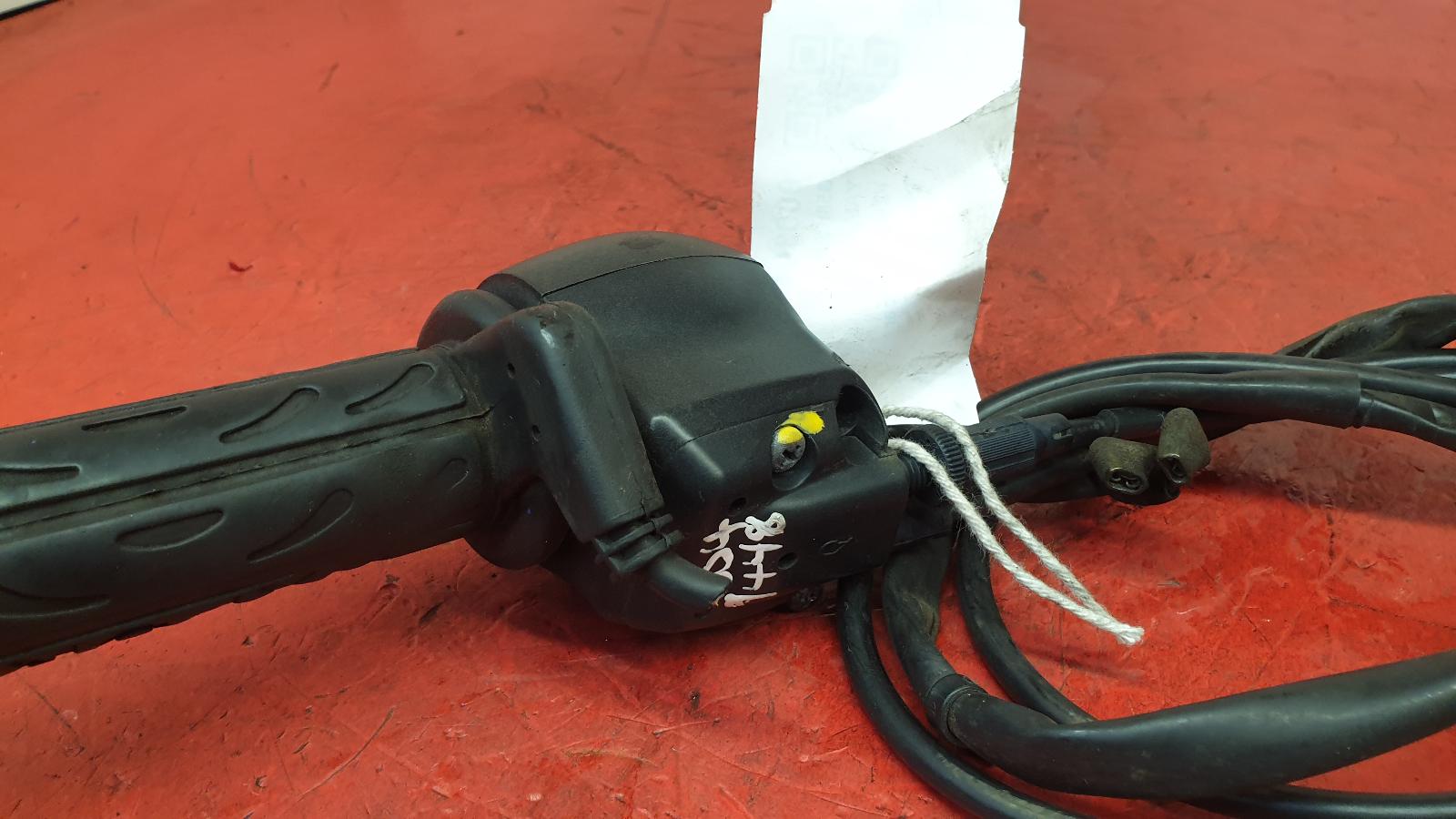 RH Switch Gear Fz6 Yamaha 2008