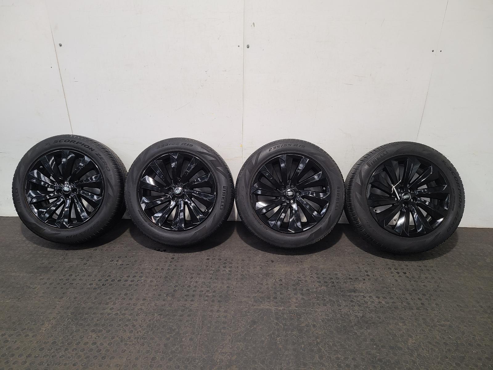 View Auto part Wheel Set Land Rover Discovery Sport 2019
