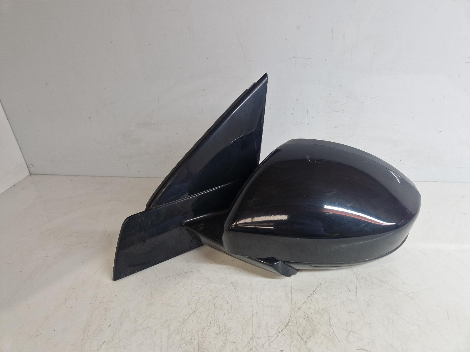 View Auto part L Door Mirror Land Rover Discovery Sport 2022