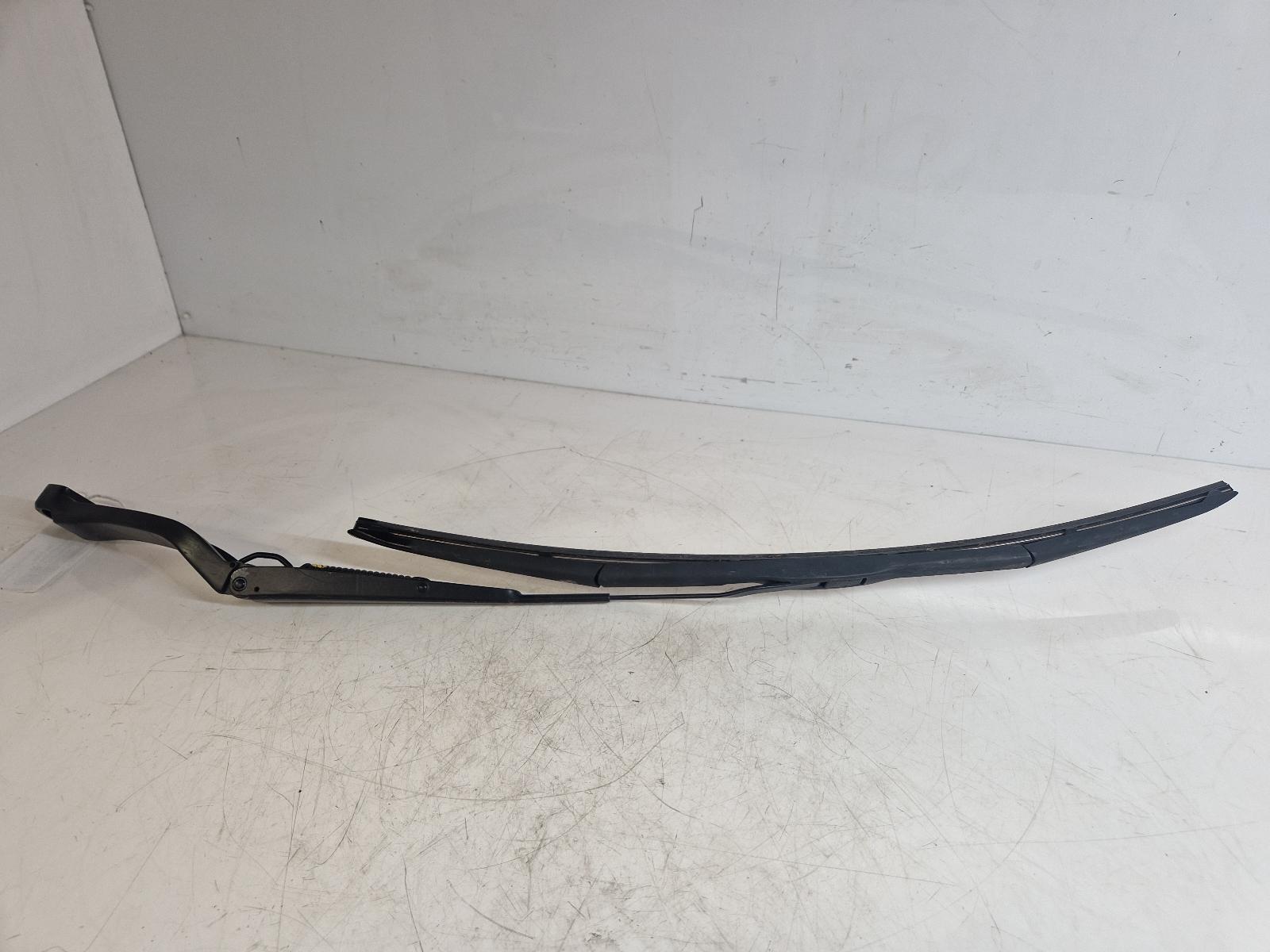 View Auto part Wiper Arm Land Rover Discovery Sport 2022
