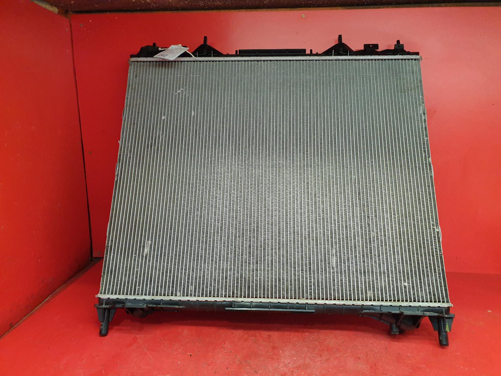 View Auto part Radiator Land Rover Defender 2024