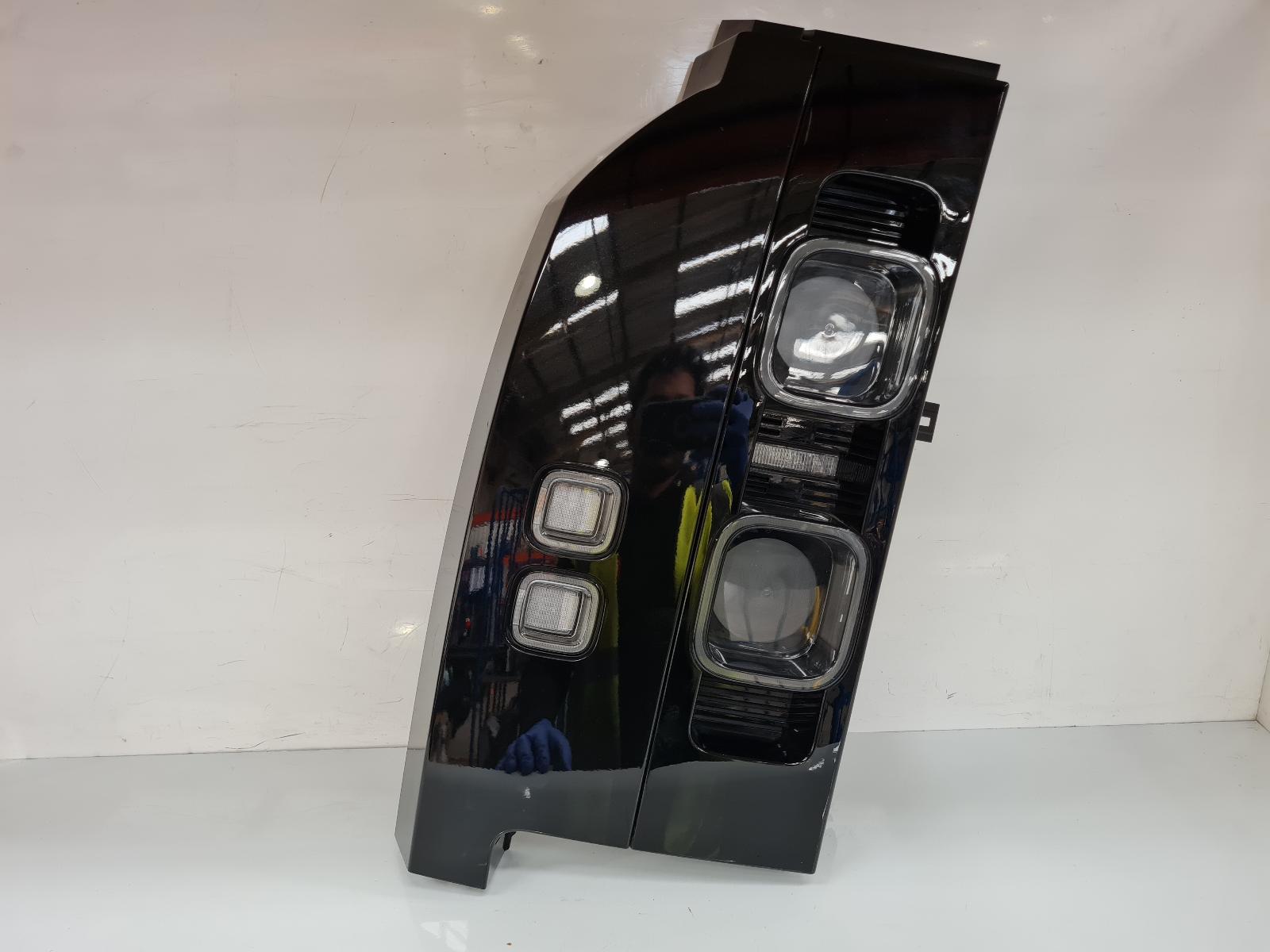 View Auto part L Taillight Land Rover Defender 2024