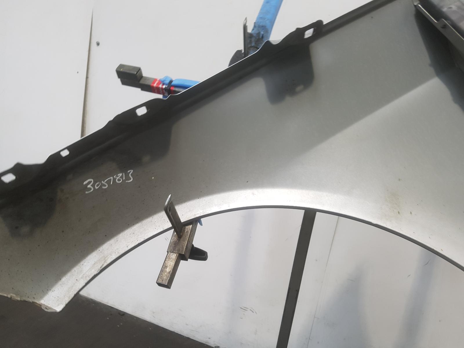 R Wing E Class Mercedes 2015