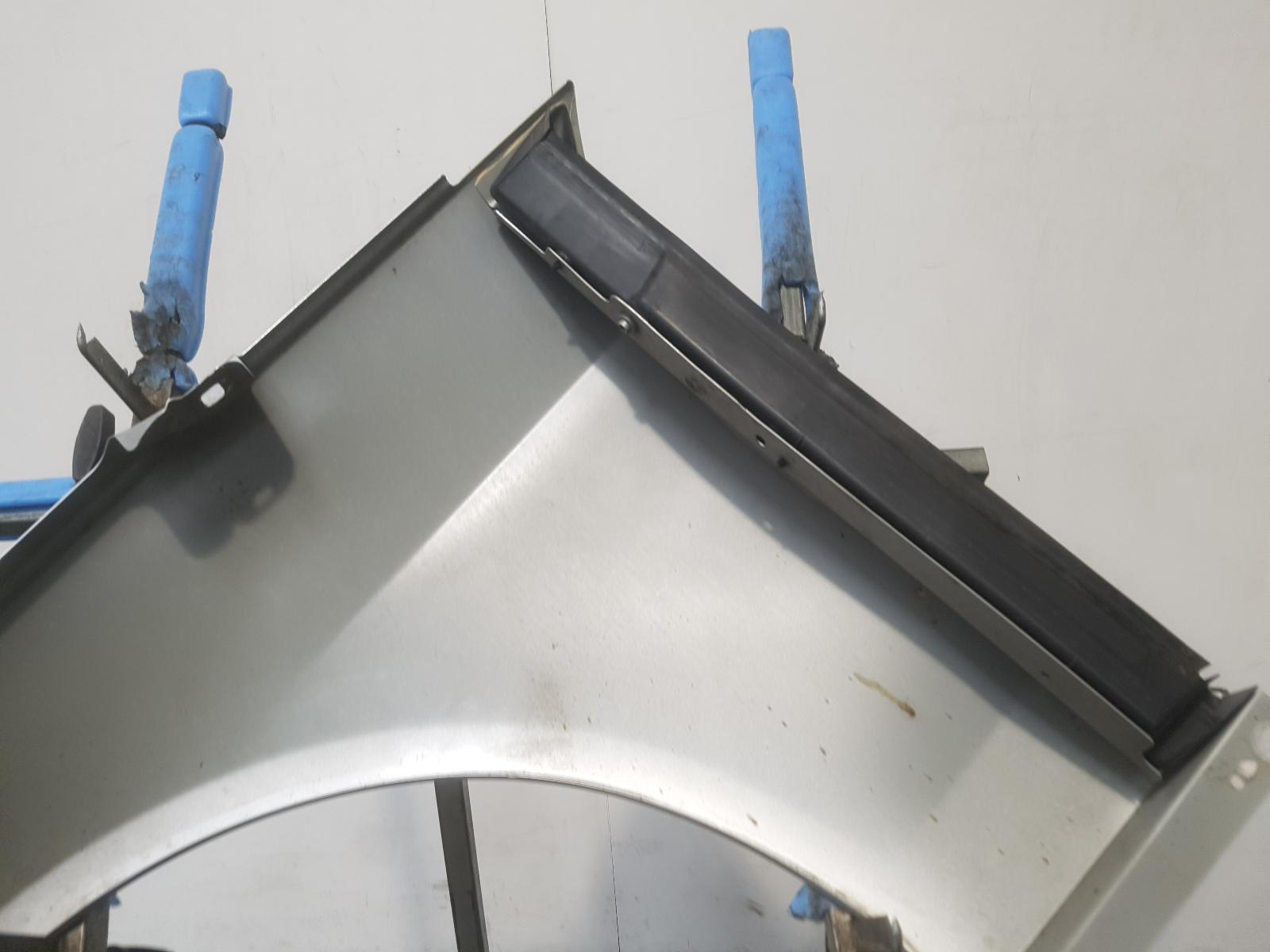 R Wing E Class Mercedes 2015