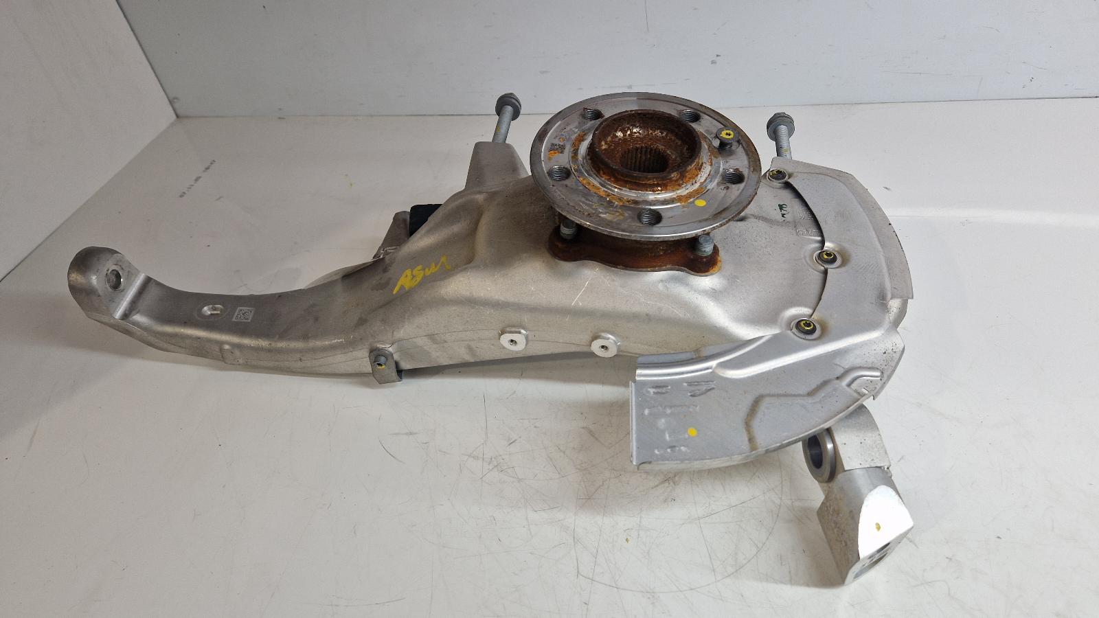 View Auto part LF Hub/Stub Axle Assembly Land Rover Range Rover Sport 2024