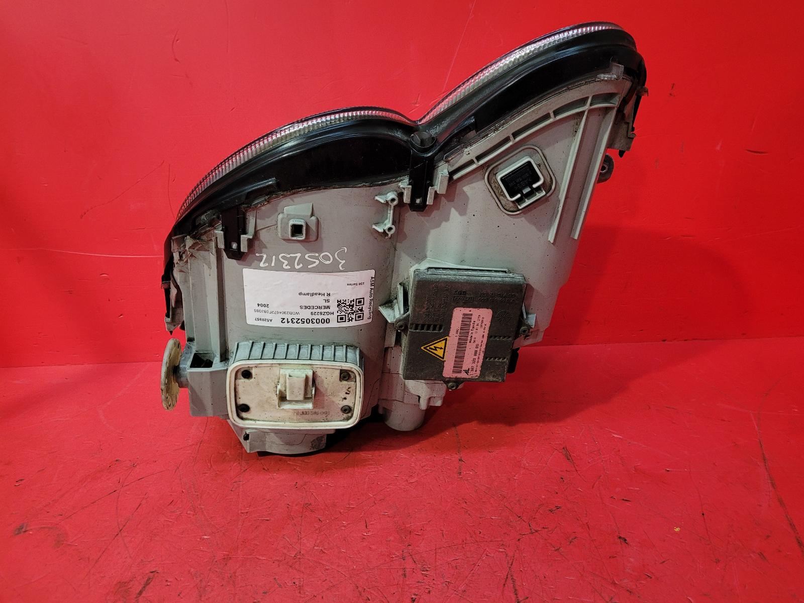 R Headlamp Sl Mercedes 2004