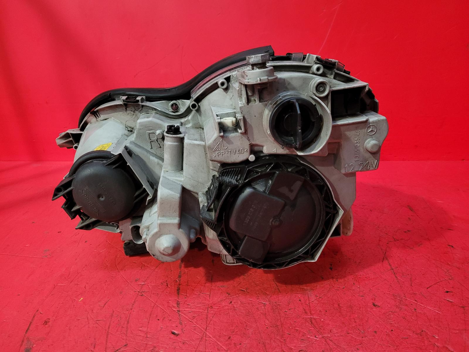 R Headlamp Sl Mercedes 2004