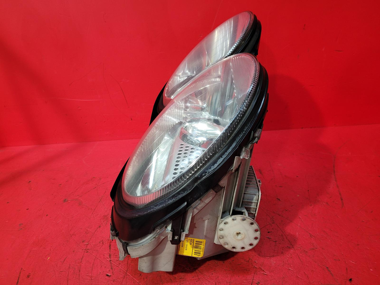 R Headlamp Sl Mercedes 2004