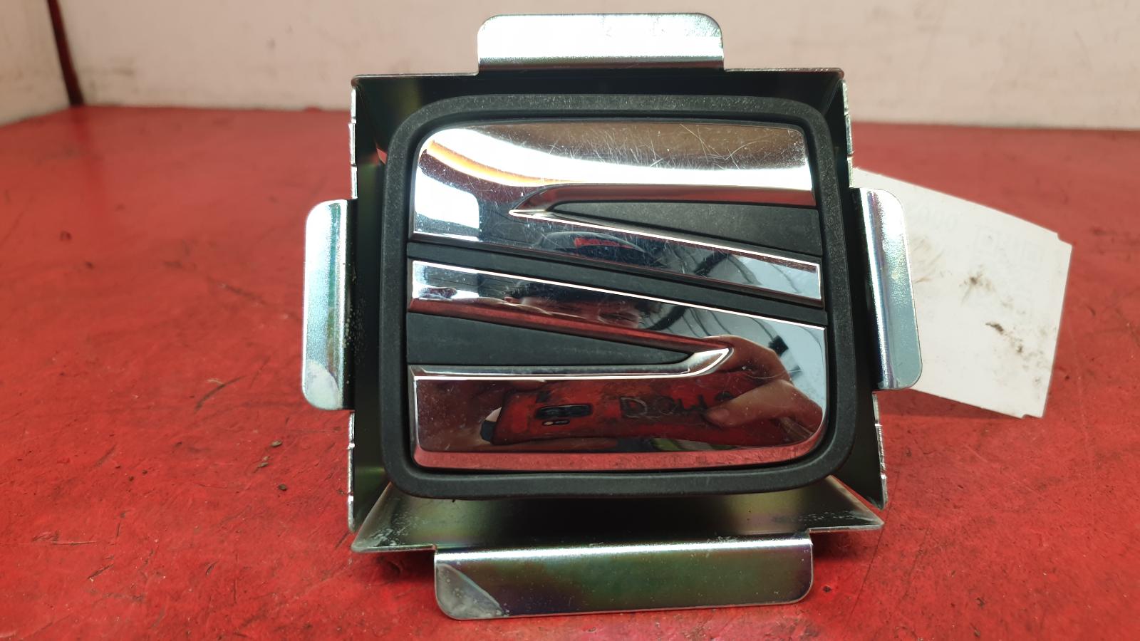 Tailgate Handle Seat 2014