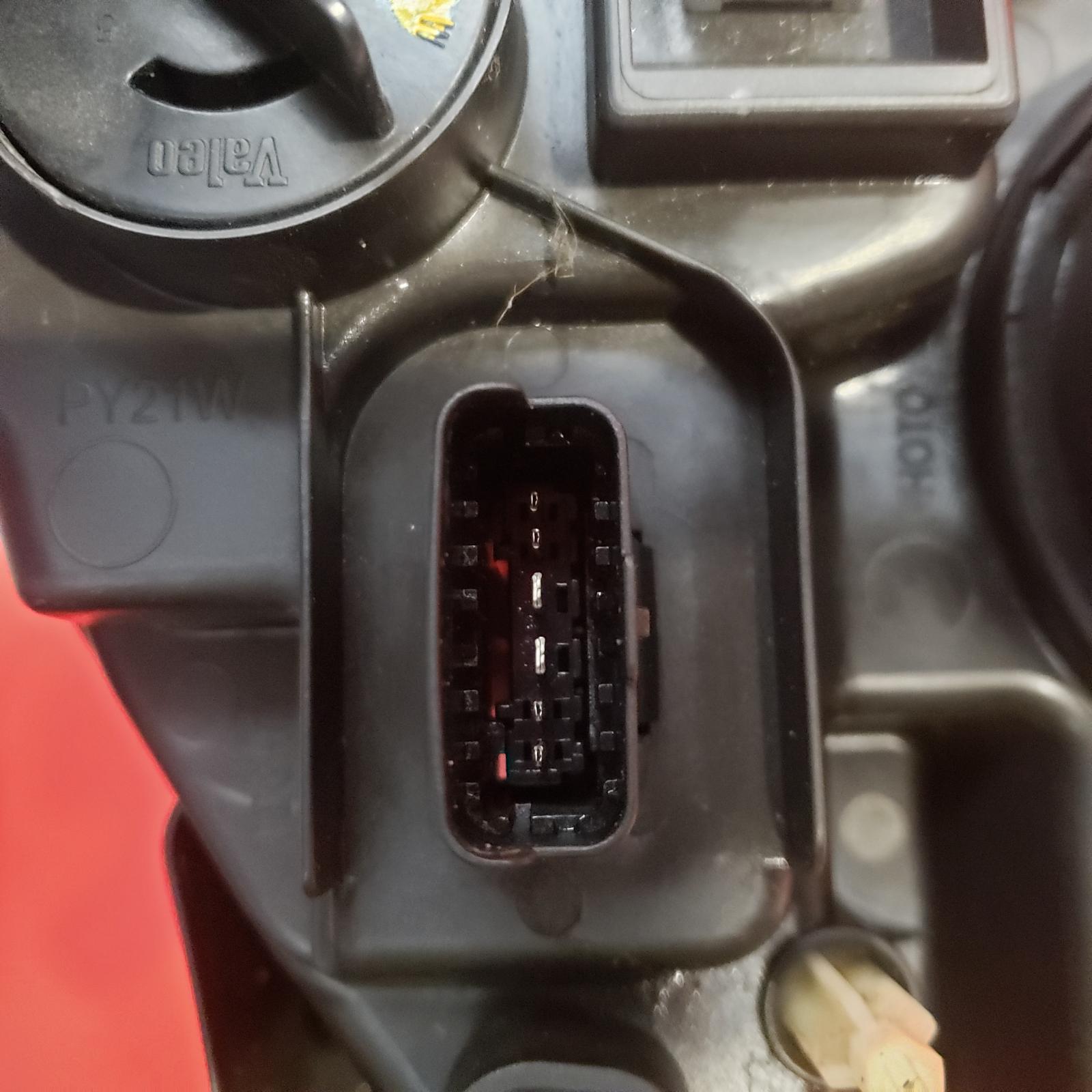 L Headlamp Sandero Dacia 2014