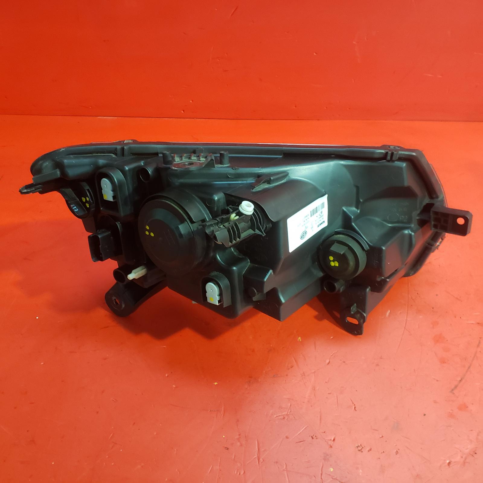 L Headlamp Sandero Dacia 2014 