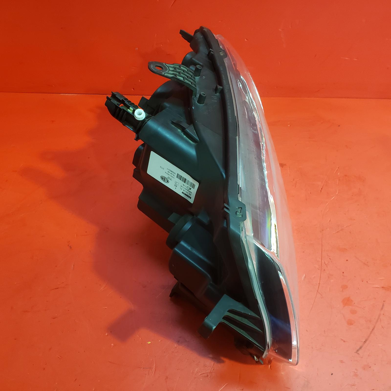 L Headlamp Sandero Dacia 2014