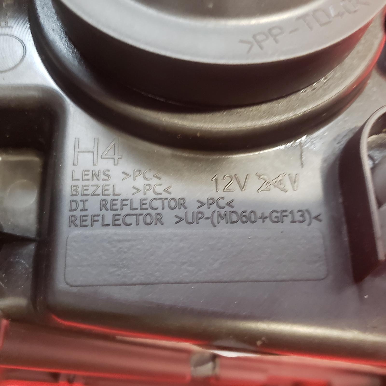 L Headlamp Sandero Dacia 2014 