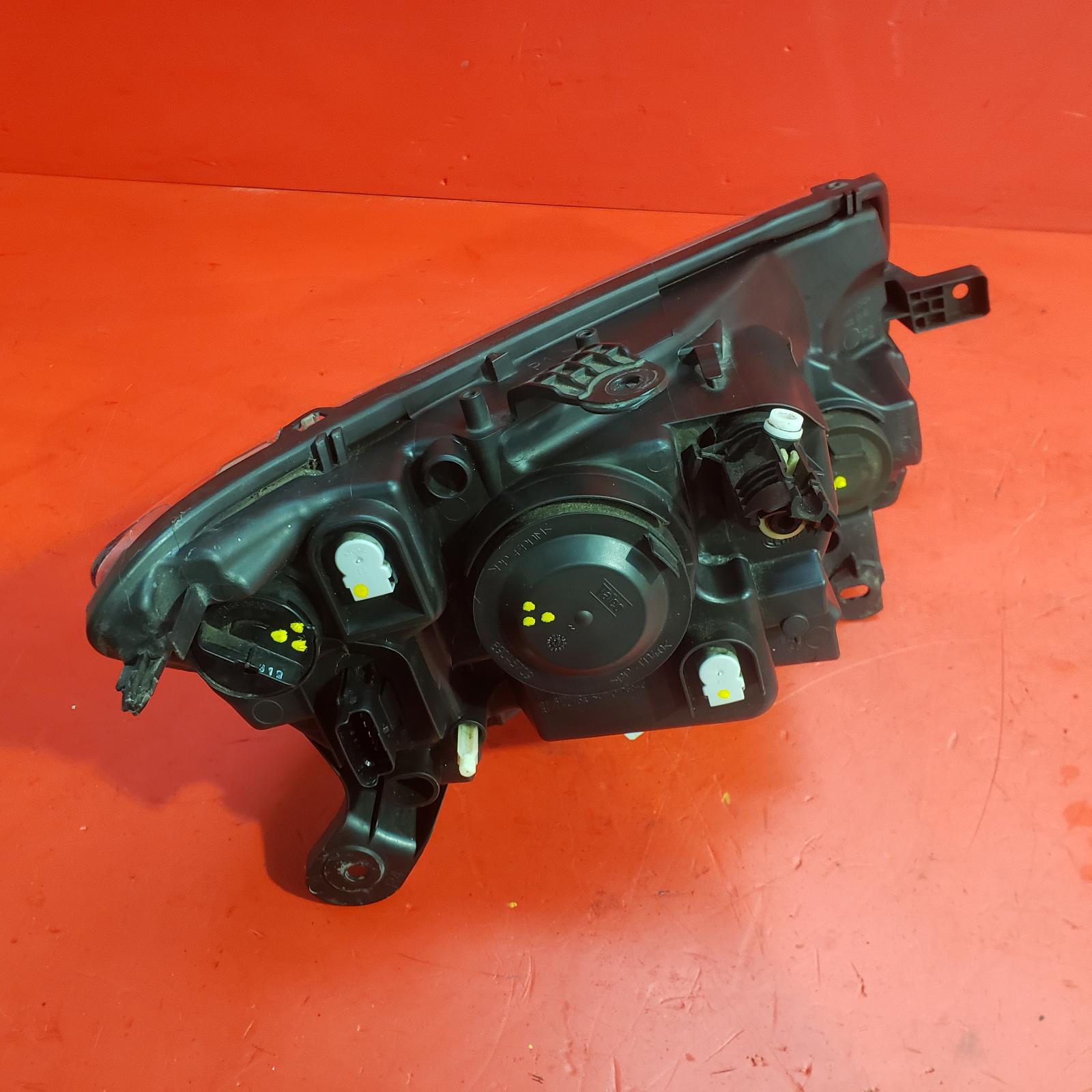 L Headlamp Sandero Dacia 2014