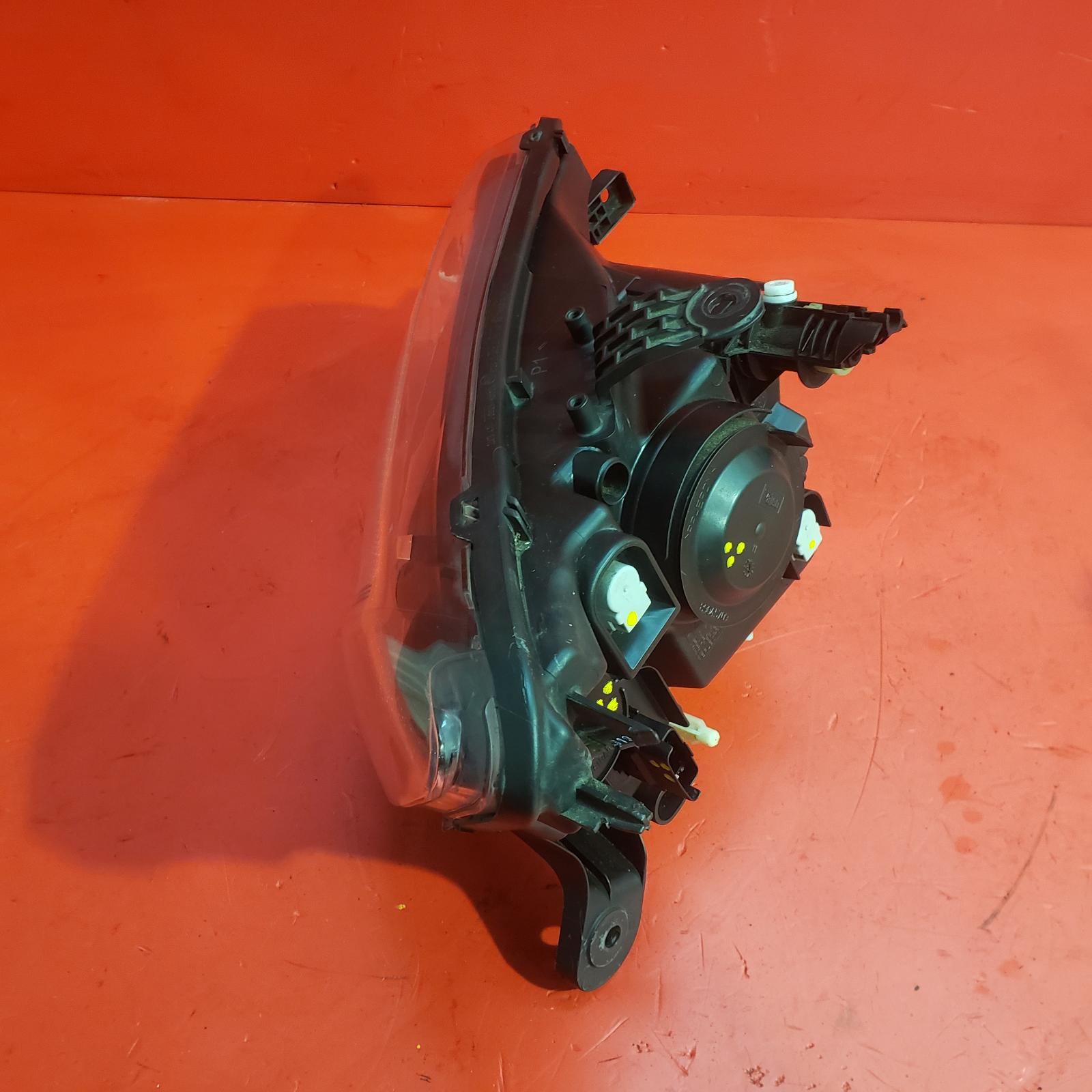 L Headlamp Sandero Dacia 2014 