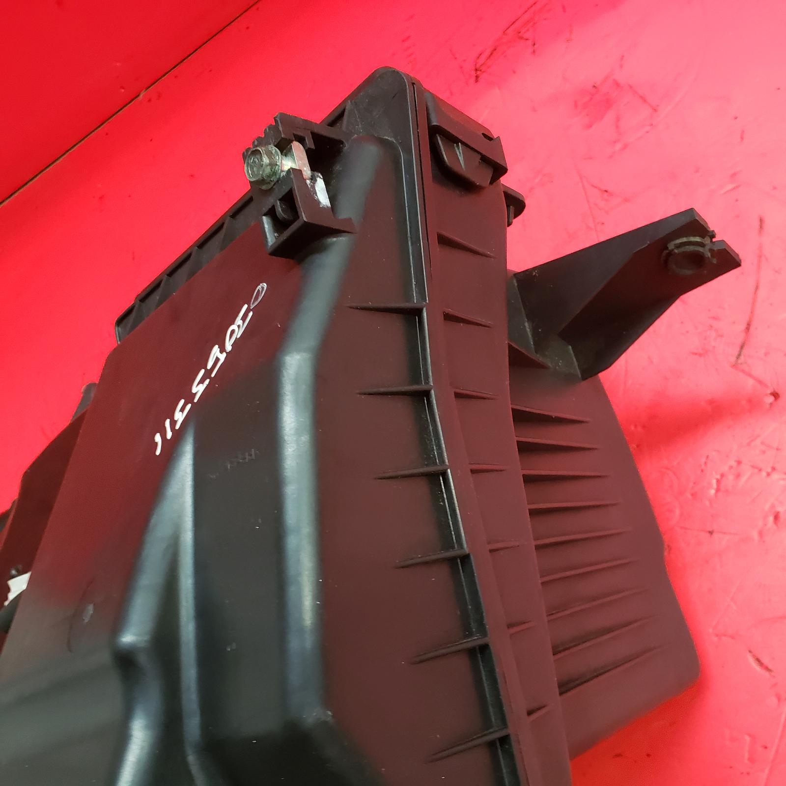 Air Cleaner/Box Qashqai Nissan 2010