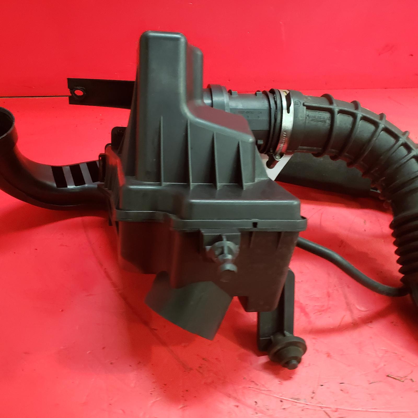 Air Cleaner/Box Qashqai Nissan 2010