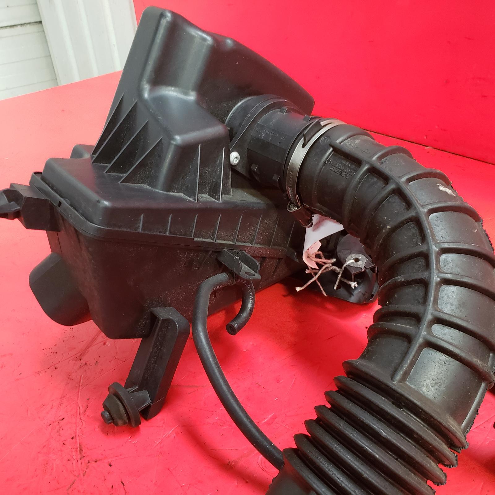Air Cleaner/Box Qashqai Nissan 2010