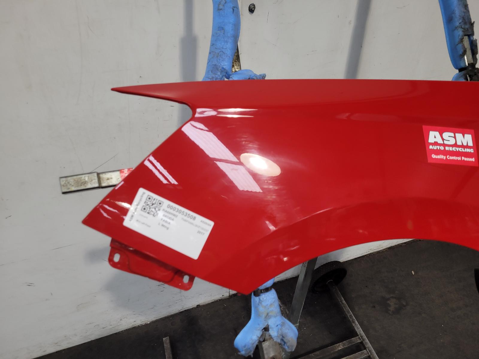 L Wing Fabia Skoda 2017 