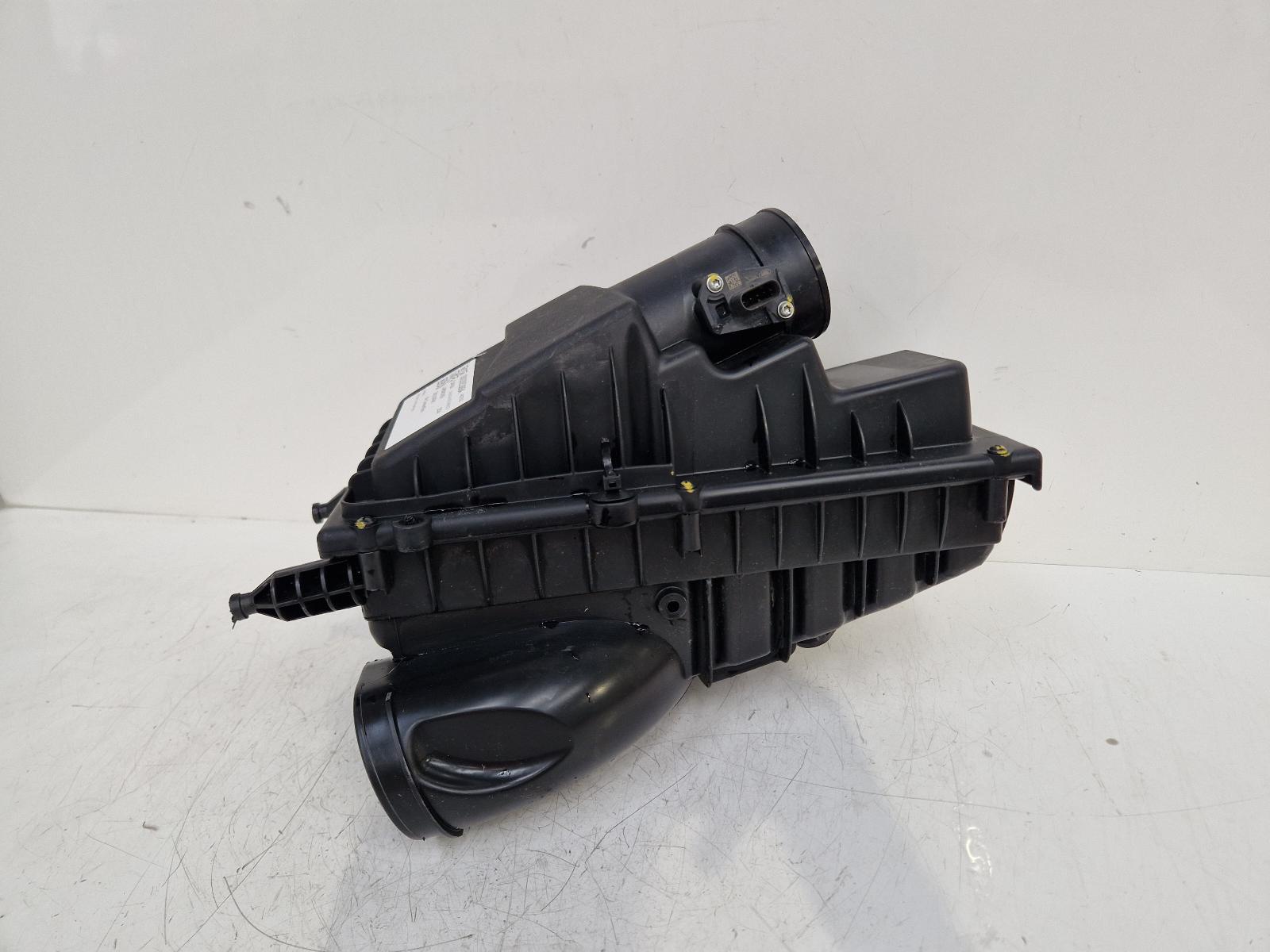 View Auto part Air Cleaner/Box Land Rover Discovery 2024