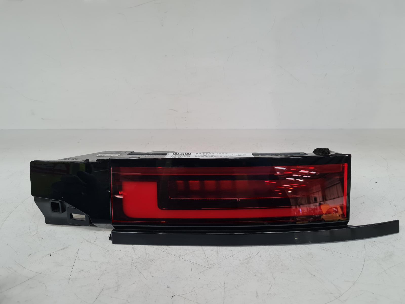 View Auto part R Taillight Land Rover Range Rover Sport 2024