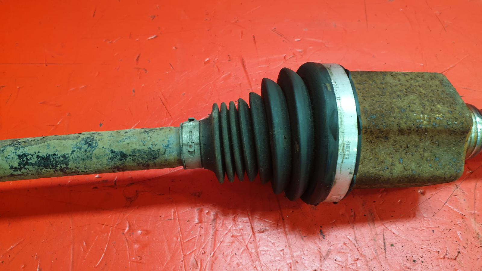 Left Driveshaft Range Rover Velar Land Rover 2020
