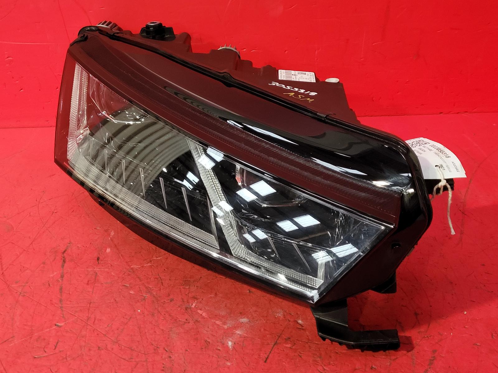 R Headlamp Octavia Skoda 2021 