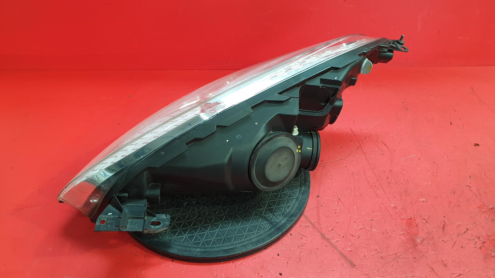 R Headlamp C4 Picasso Citroen 2013 