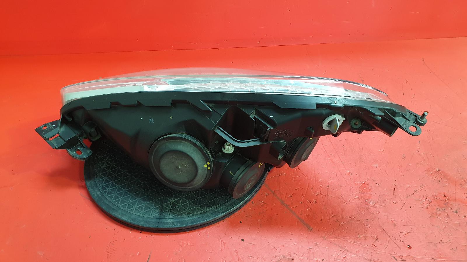 R Headlamp C4 Picasso Citroen 2013 