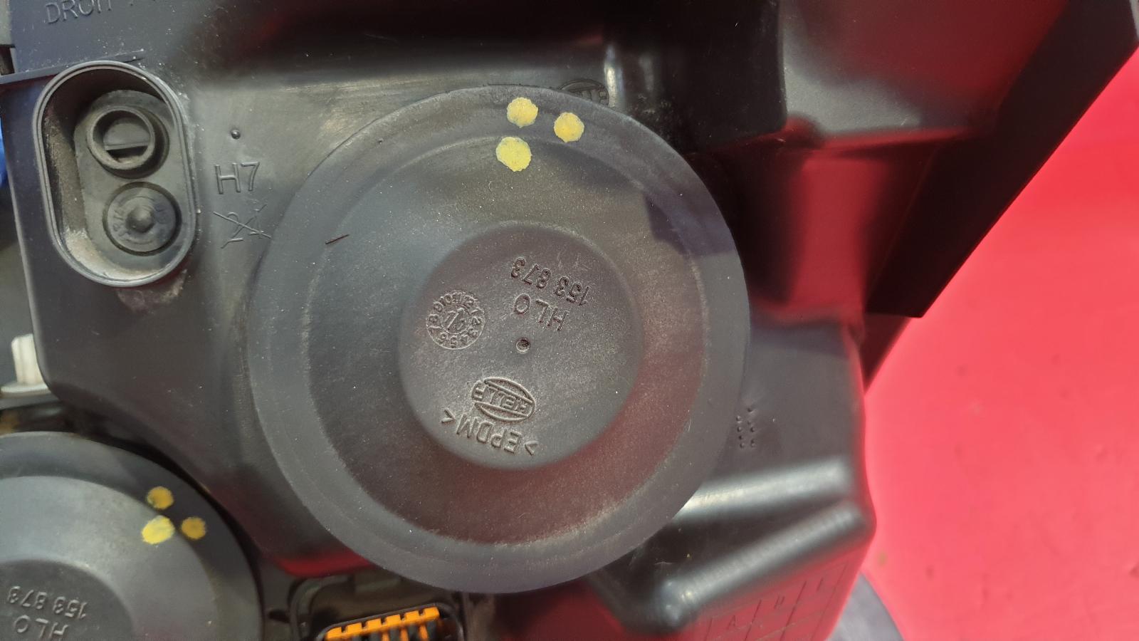 R Headlamp C4 Picasso Citroen 2013 