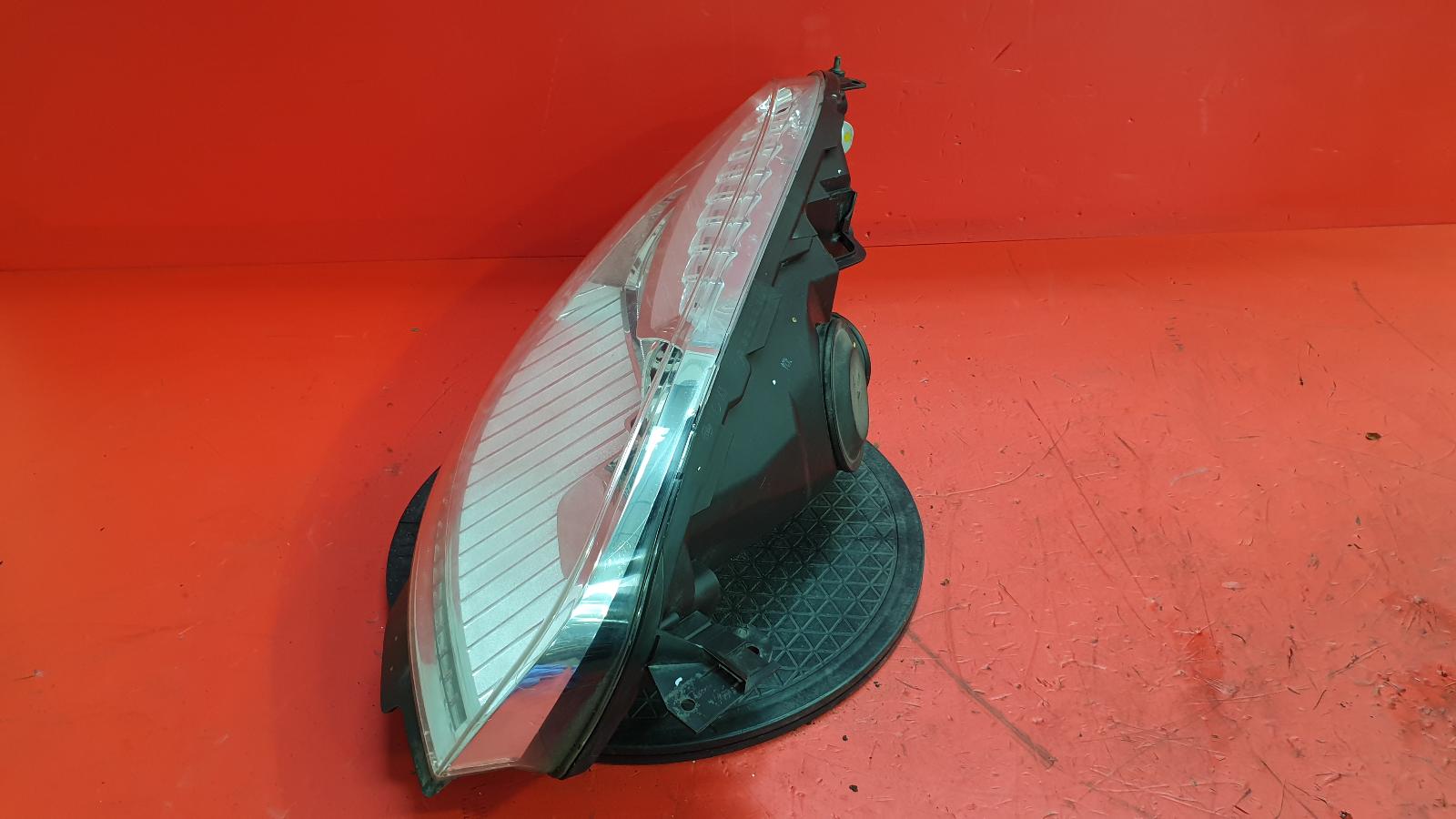 R Headlamp C4 Picasso Citroen 2013 